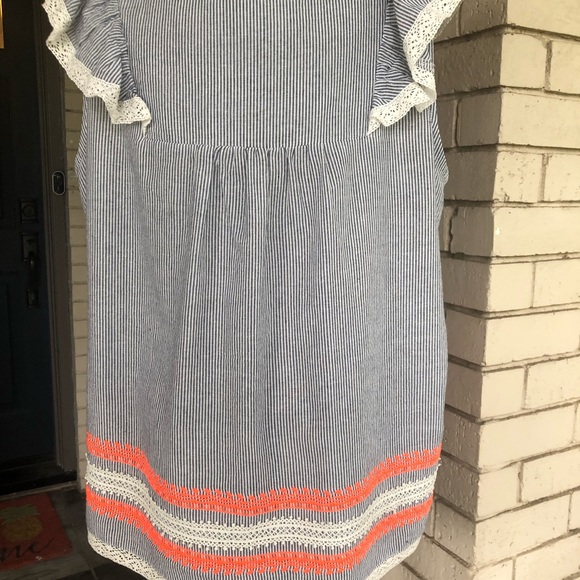 Embroidered Top - Picture 2 of 3